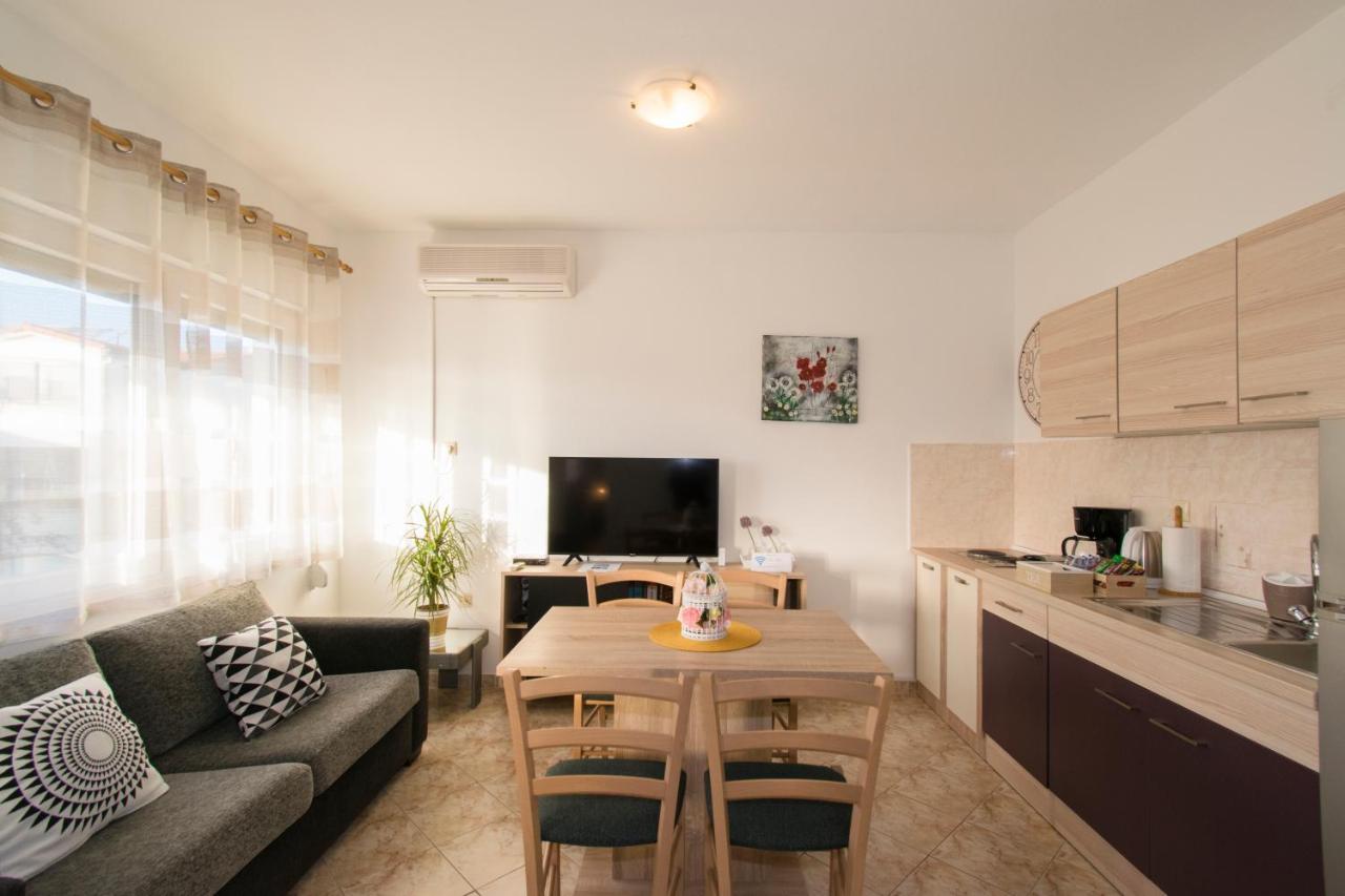 Apartman Fuma Ровінь Екстер'єр фото