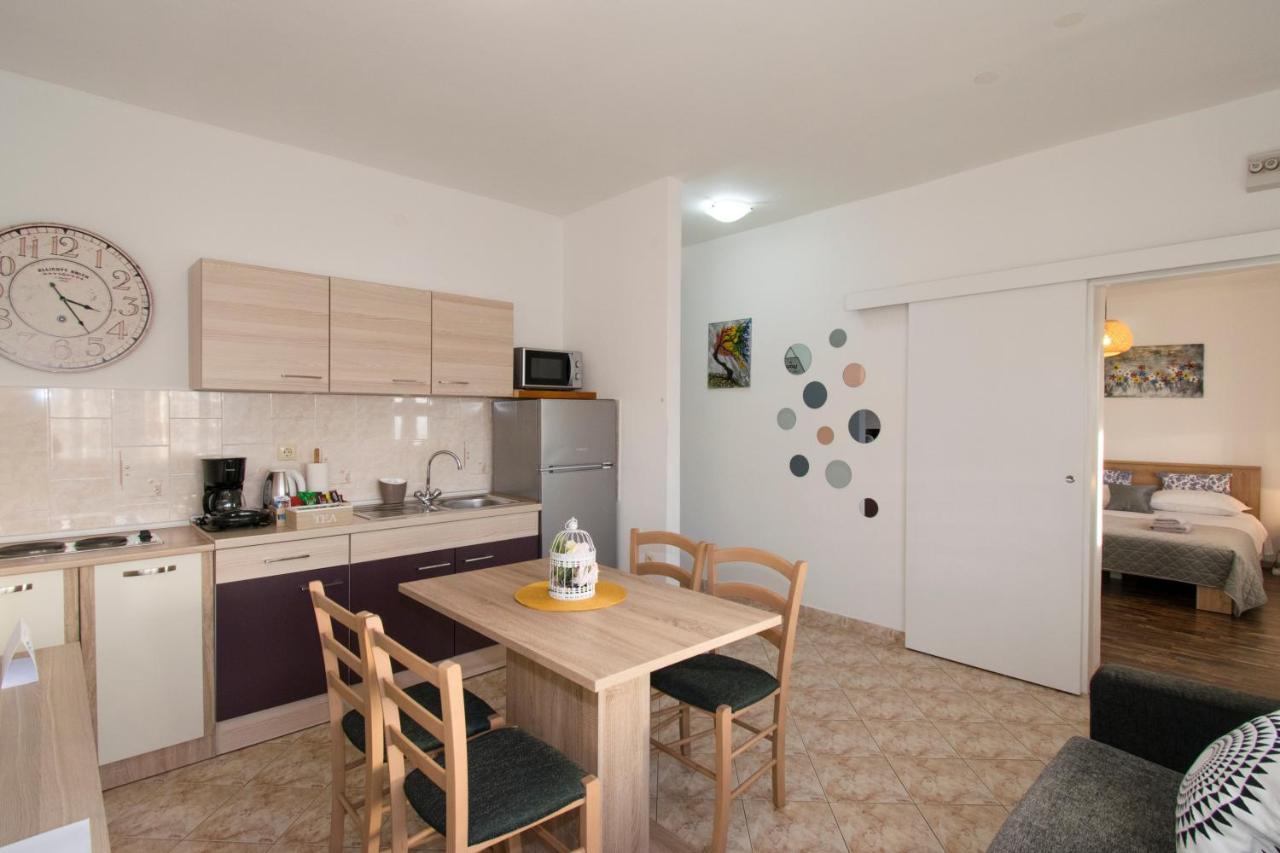 Apartman Fuma Ровінь Екстер'єр фото