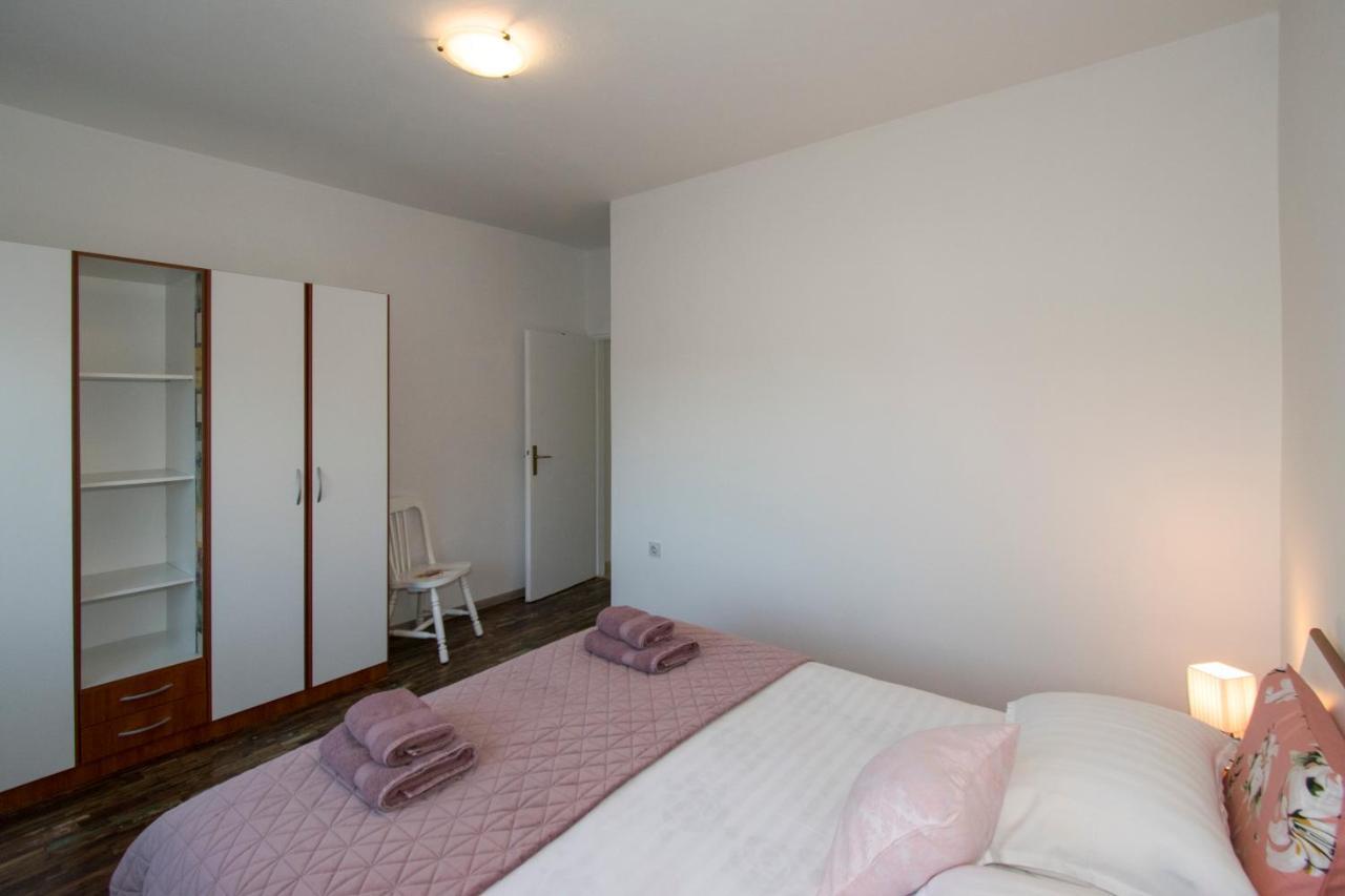 Apartman Fuma Ровінь Екстер'єр фото