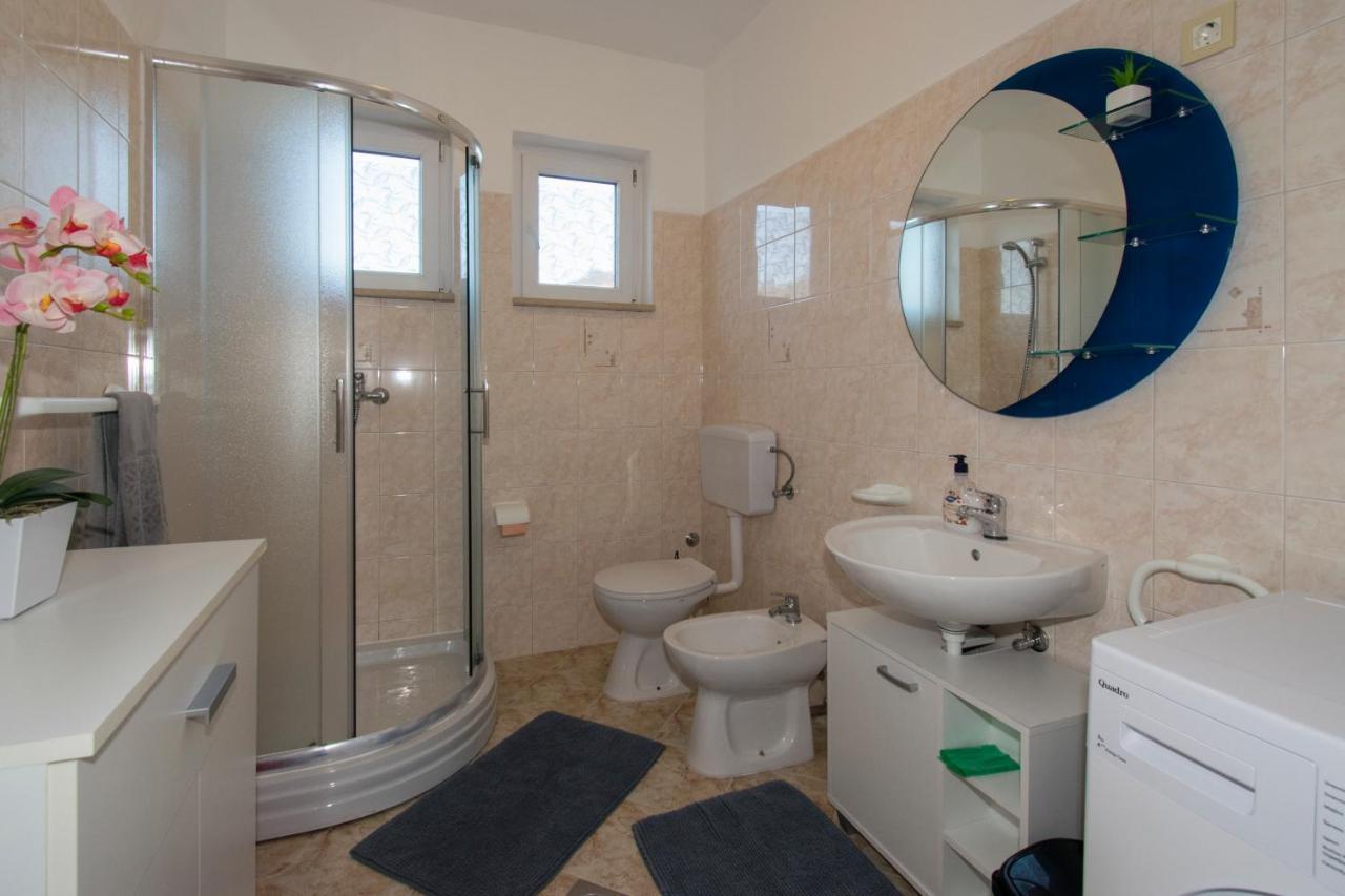 Apartman Fuma Ровінь Екстер'єр фото